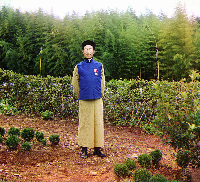 04429v.jpg